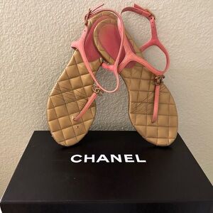Chanel pink thongs sandals~36-1/2
